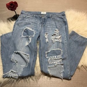 Celebrity Pink girlfriend jeans destroyed  zipper fly 9/29